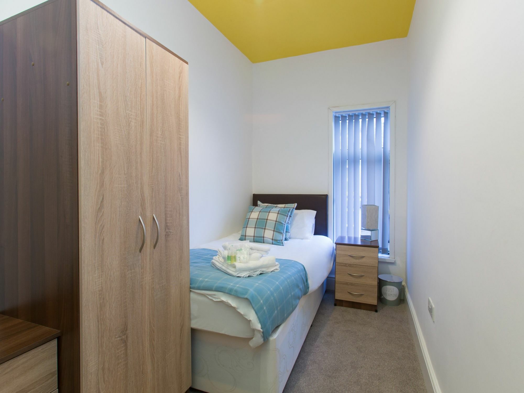 Townhouse @ West Avenue Crewe Bed and Breakfast Εξωτερικό φωτογραφία