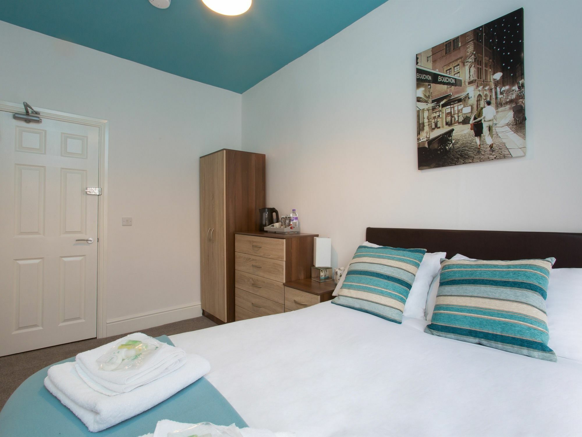 Townhouse @ West Avenue Crewe Bed and Breakfast Εξωτερικό φωτογραφία