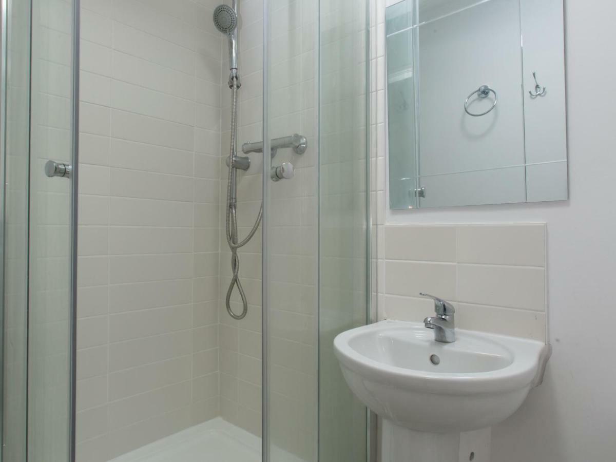 Townhouse @ West Avenue Crewe Bed and Breakfast Εξωτερικό φωτογραφία